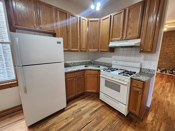 2nd image of 2048 N Western Ave #2R