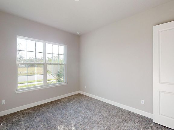 5th image of 368 Mosaic Blvd