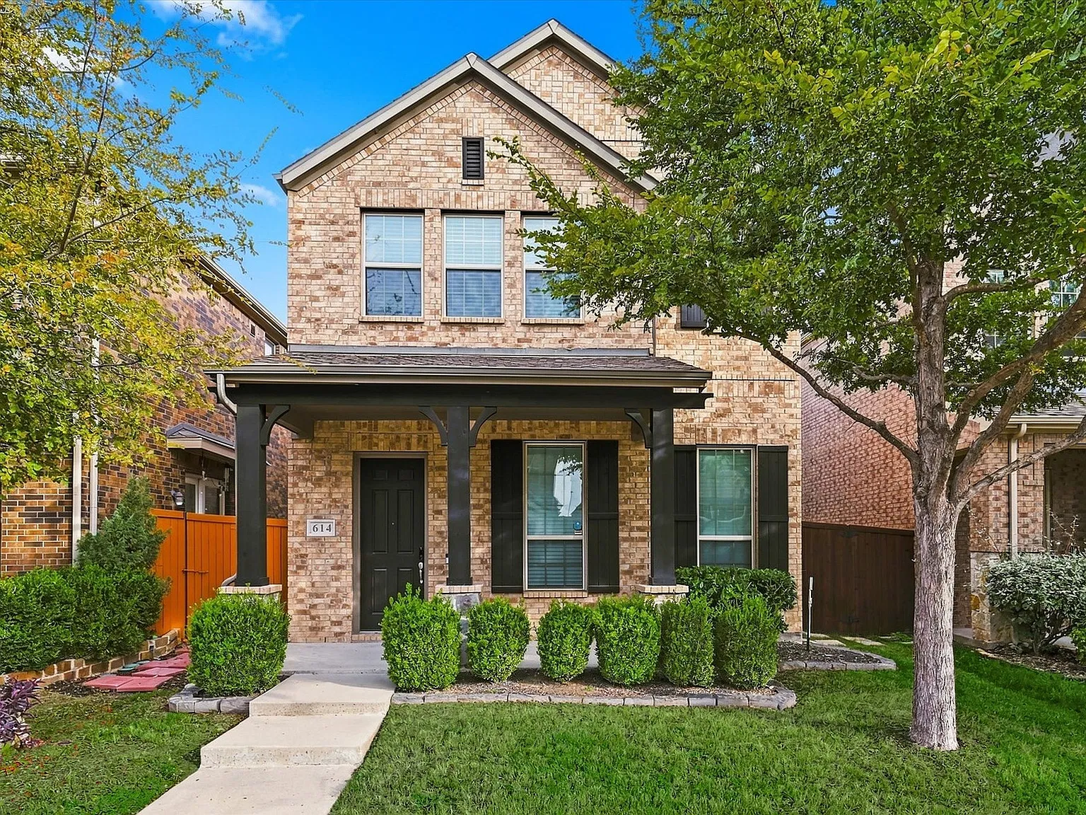 3 bed, 2.5 bath, 2296 sqft, $2,900 — Photo 1