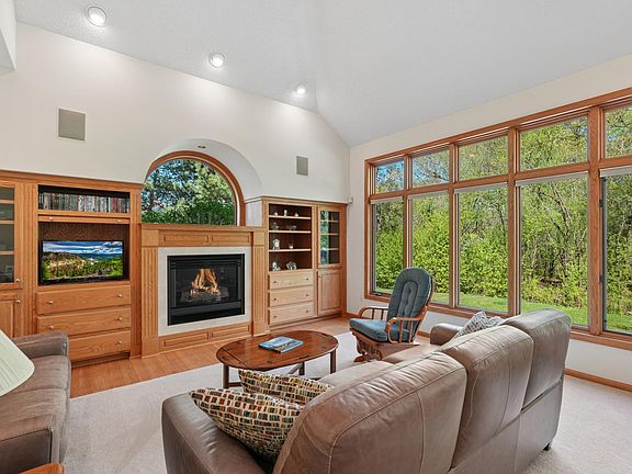4th image of 5754 Pond Dr