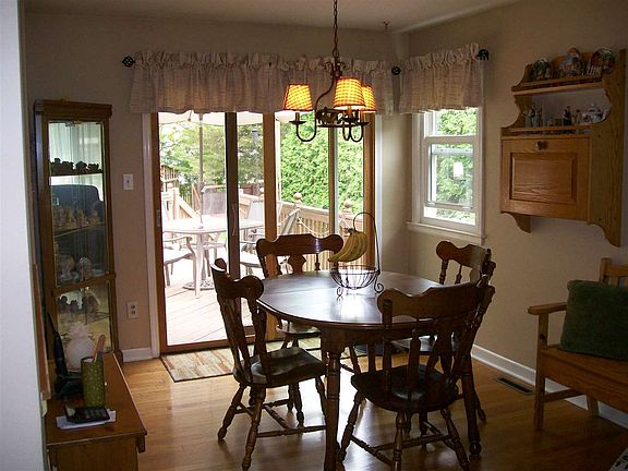 5th image of 31 Cedar Ln