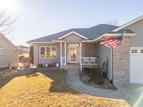 2nd image of 5517 Applewood Ln