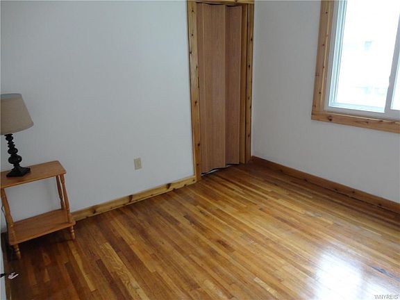 4th image of 237 Chapel St