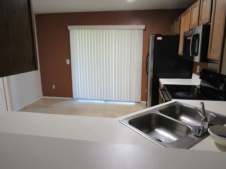 109 Reserve Cir #113 — Photo 27