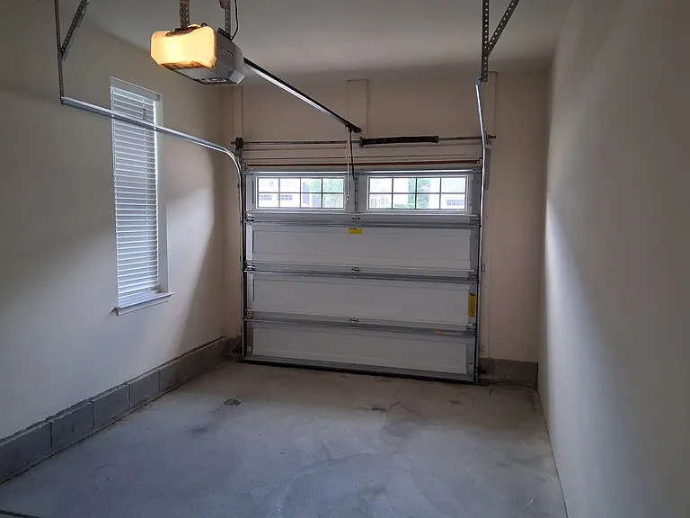 Garage.