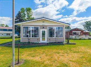 1656 S Riverside Dr, Au Gres, MI 48703