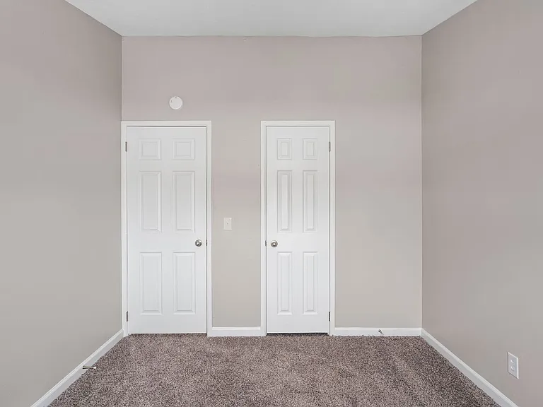 Village Square Townhomes — Photo 16