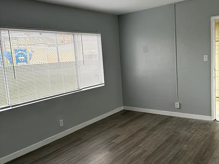 1431 Elm Ave #1 — Photo 13