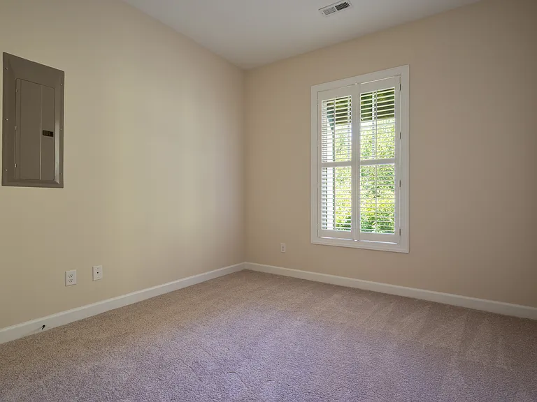 243 Huntley Ave — Photo 18