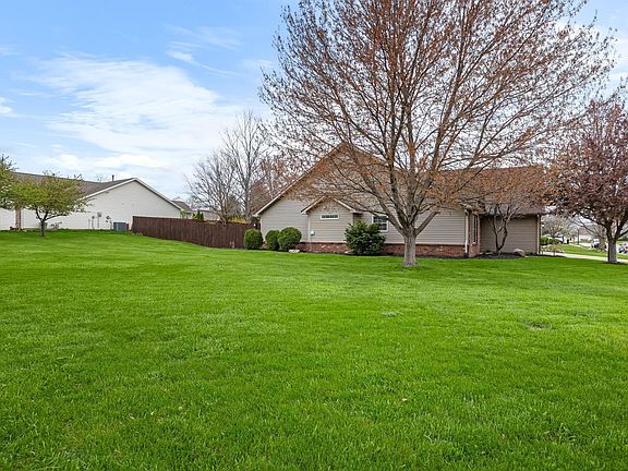 4th image of 55 Kingfisher Cir