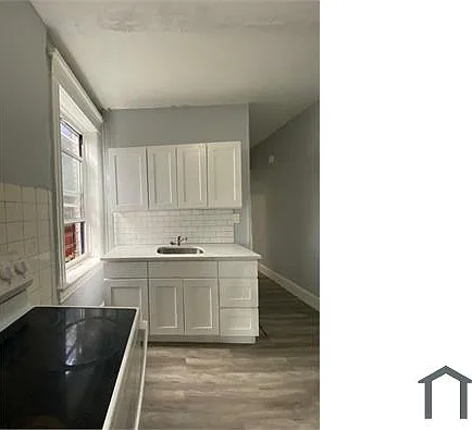 3 bed, $2,700 — Photo 2