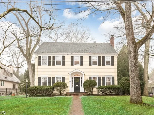 218 Richards Rd, Ridgewood Village, NJ 07450