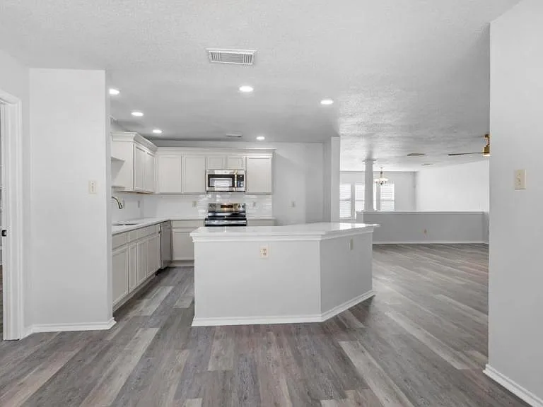 1021 Bridgemont Pl — Photo 5