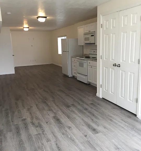 3276 S Cedar Grove Ln — Photo 3