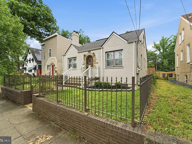 517 Lebaum St SE — Photo 60