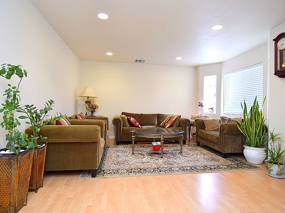 2nd image of 10643 Langmuir Ave