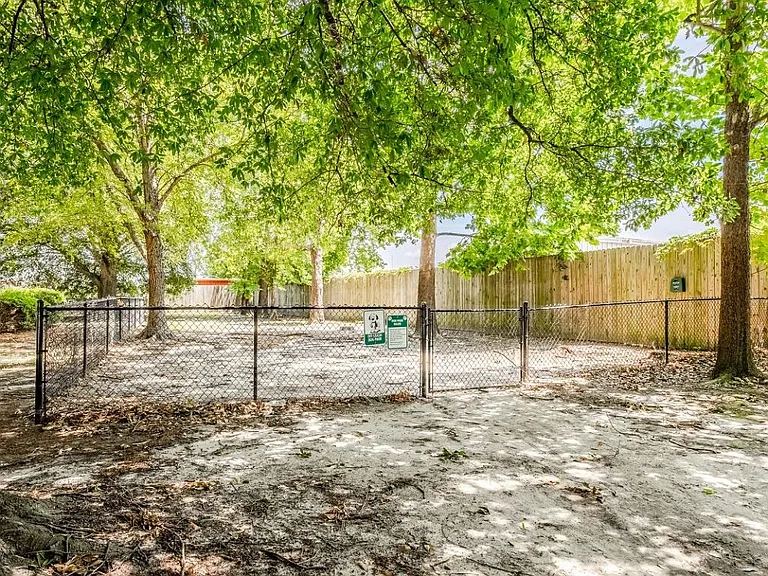Keswick Apartments — Photo 13