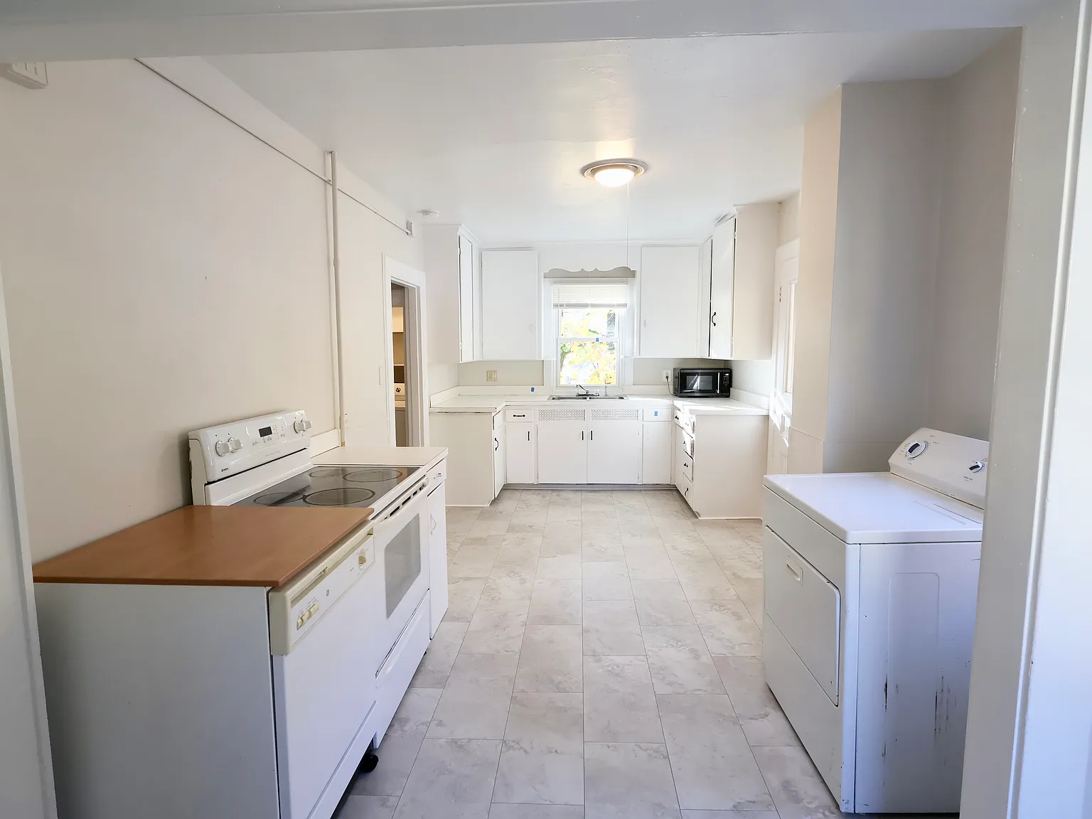 3 bed, $1,850 — Photo 4