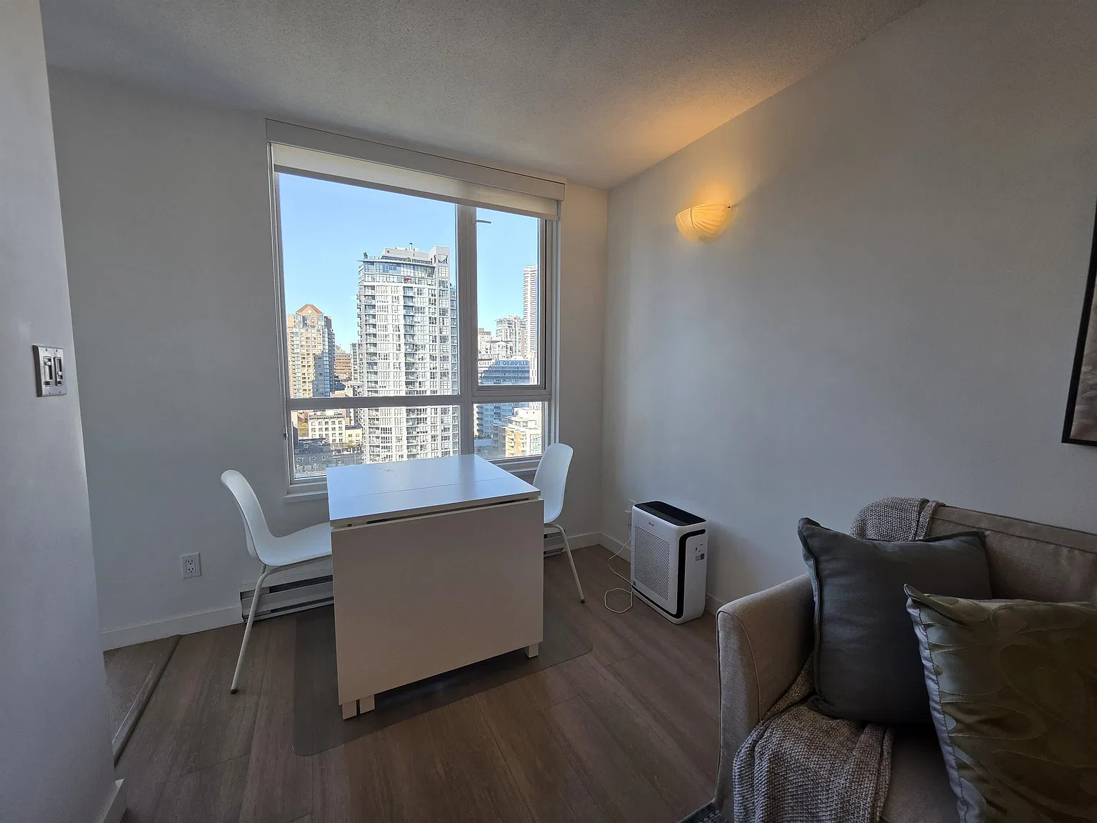Studio, 400 sqft, $2,345 — Photo 4
