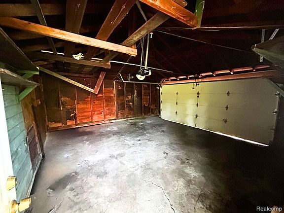 3rd image of 7275 W Outer Dr
