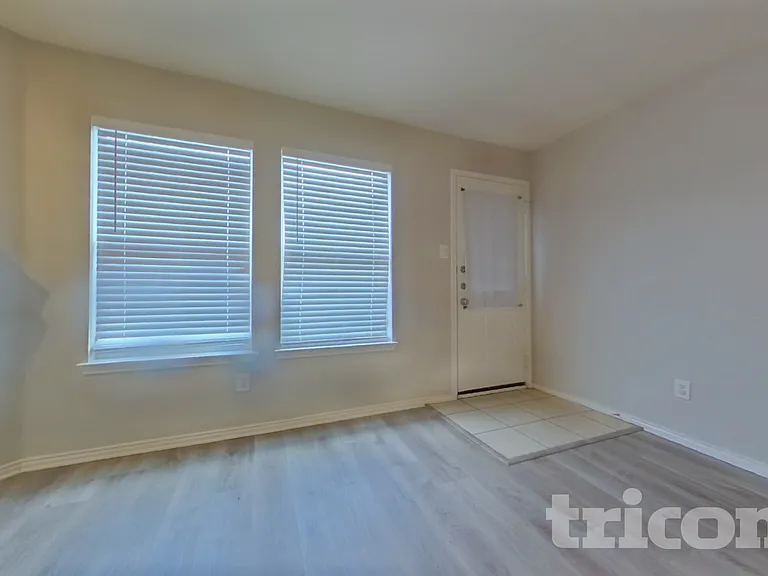 16824 Pinery Way — Photo 2