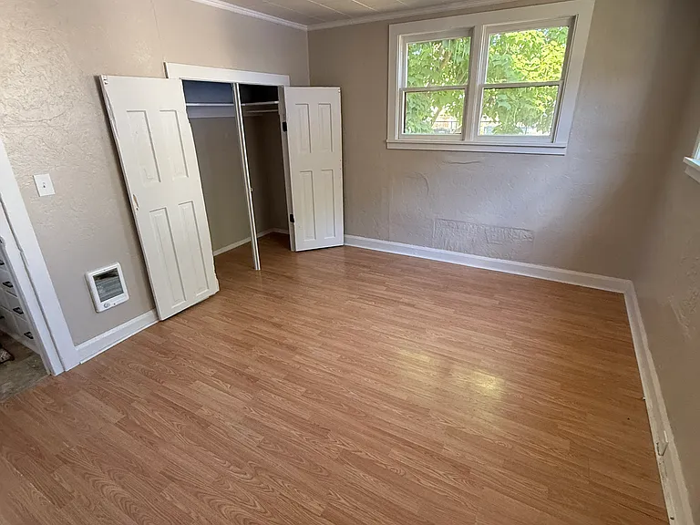 113 S 6th St #1 — Photo 12
