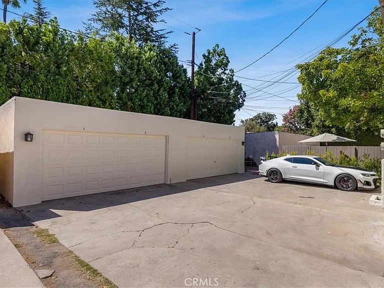 4132 Toluca Lake Ave — Photo 11