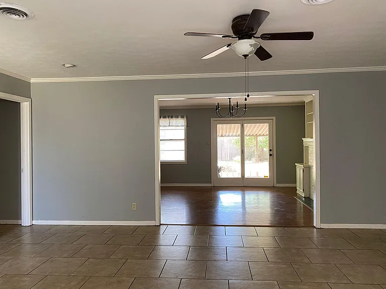 600 Bellaire Dr — Photo 6