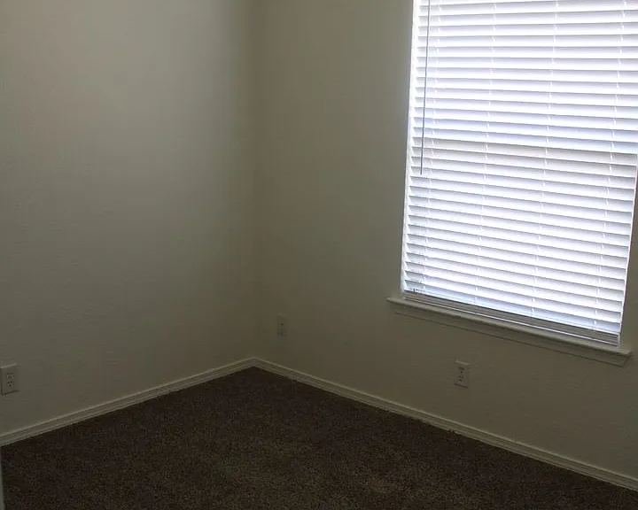 1651 Saint Stephen Pl — Photo 15