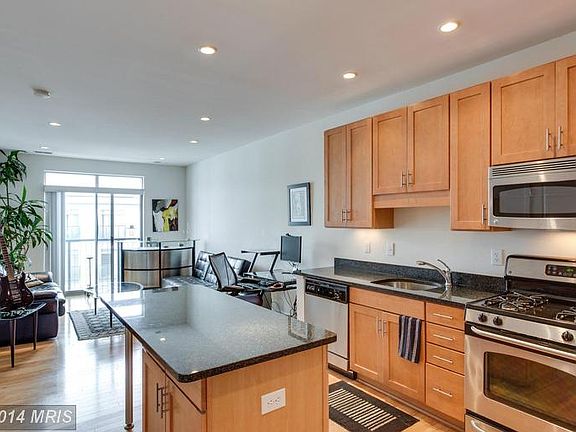2nd image of 1800 Wilson Blvd #423