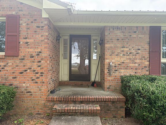 3rd image of 160 Twin Hill Rd