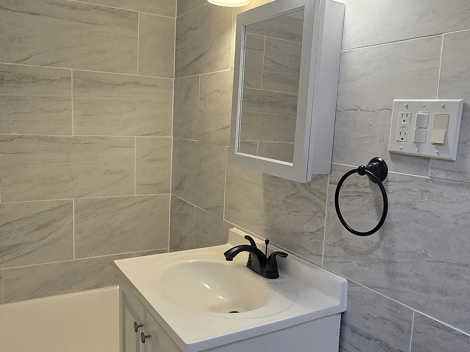 1 bed, 700 sqft, $2,500 — Photo 3