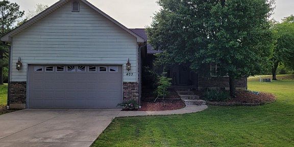 3rd image of 403 S Sequoia Dr