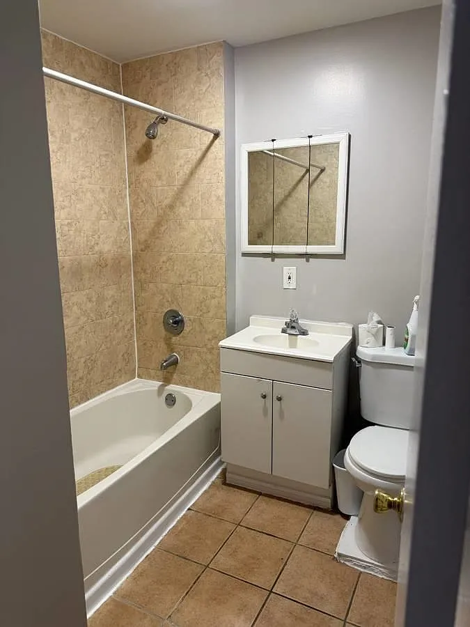4 bed, 1.5 bath, 1200 sqft, $2,600 — Photo 3