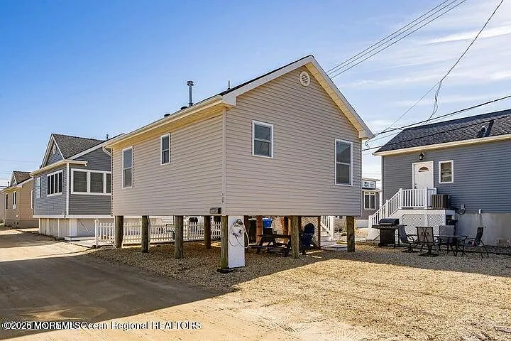 2 bed, 560 sqft, $1,950 — Photo 2