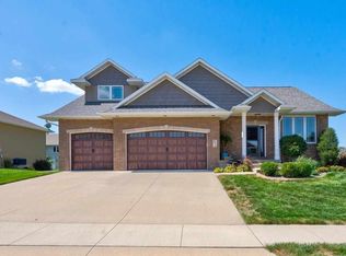 2279 Antler Ridge Dr, Asbury, IA 52002