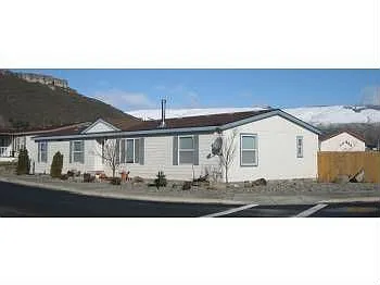 905 Home St photo 1