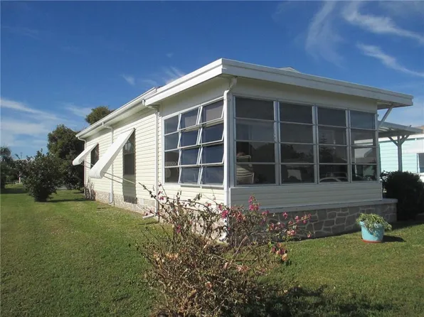 717 Lark Dr, Barefoot Bay, FL 32976