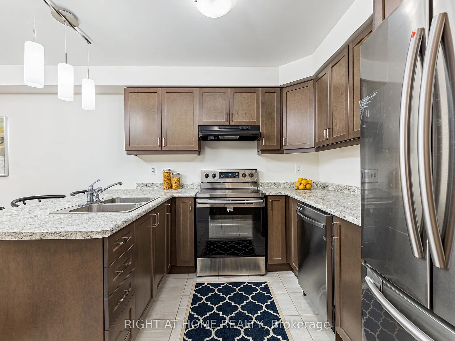 3 bed, $3,000 — Photo 4
