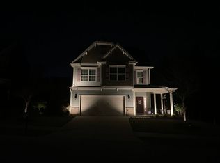 864 Red Oak Tree Dr, Fuquay Varina, NC 27526