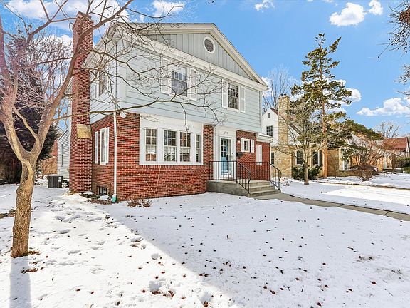 2nd image of 209 W Vermont Ave