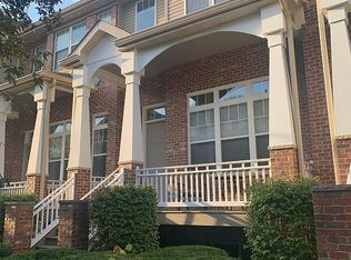6119 River Bend Dr, Lisle, IL 60532