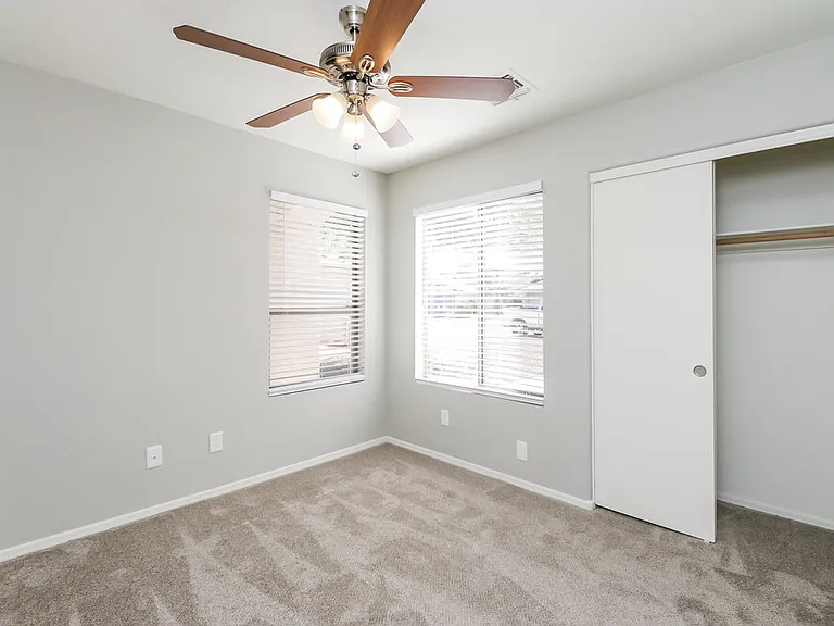 10602 W Rosewood Dr — Photo 12