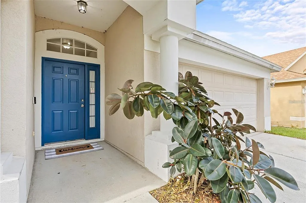 3 bed, 2.0 bath, 1525 sqft, $2,425 — Photo 2