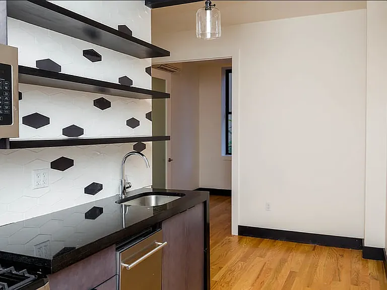 283 Irving Ave #2R — Photo 2