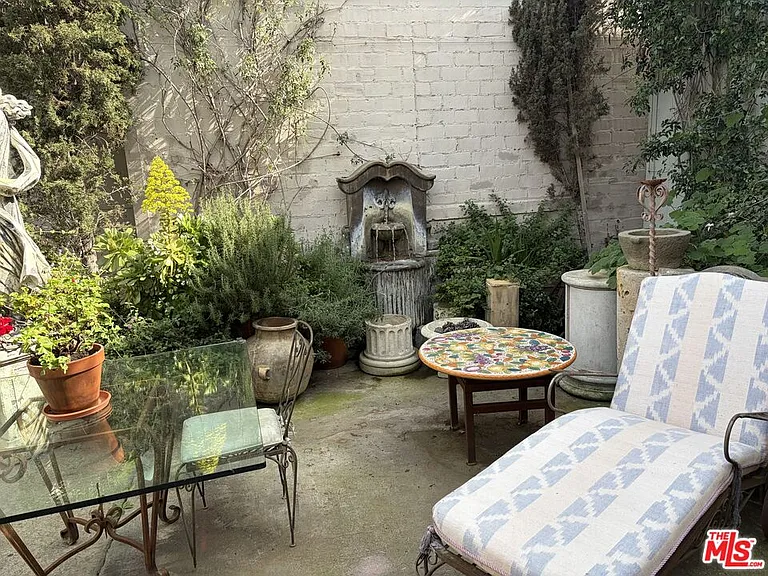 2252 W Washington Blvd — Photo 7