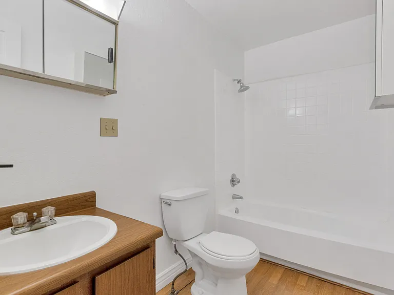 South Street Apartments — Photo 12