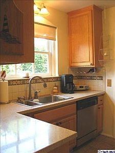 2nd image of 1045 N Catalina Ave