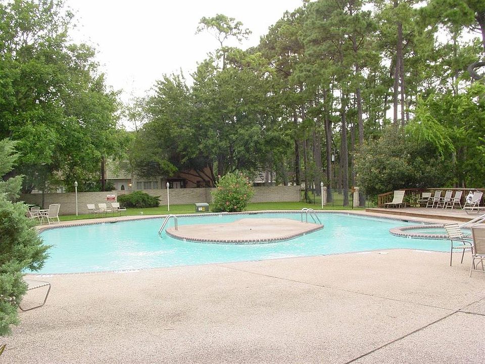 1st image of 4444 Victory Dr APT 1305