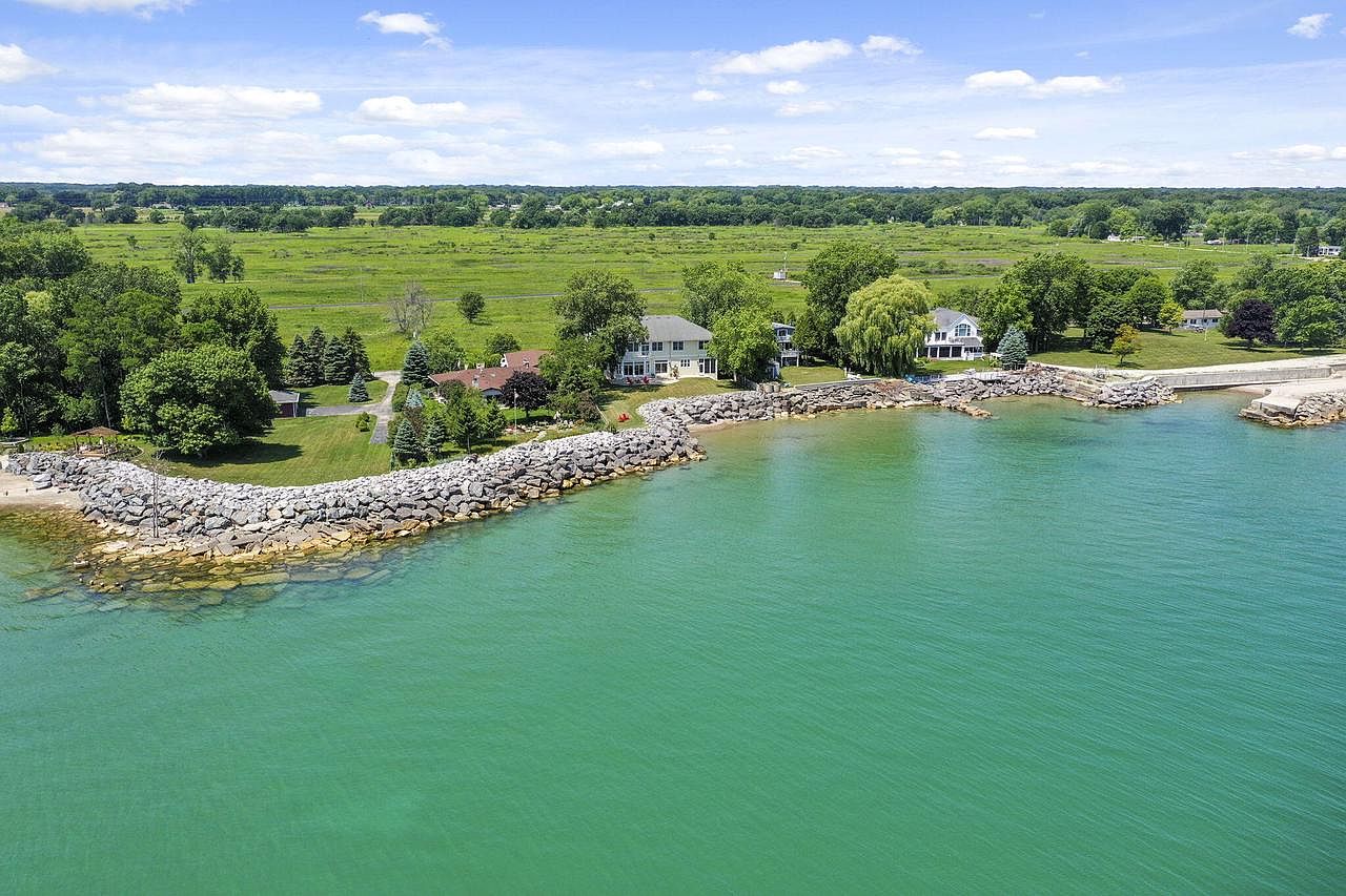 11887 Lakeshore DRIVE, Pleasant Prairie, WI 53158 Zillow